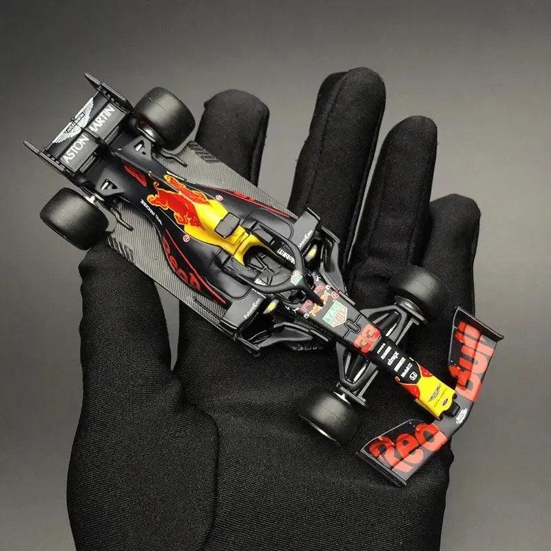 Standard 1:43 2018 F1 Red Bull Max Verstappen Collector's Piece
