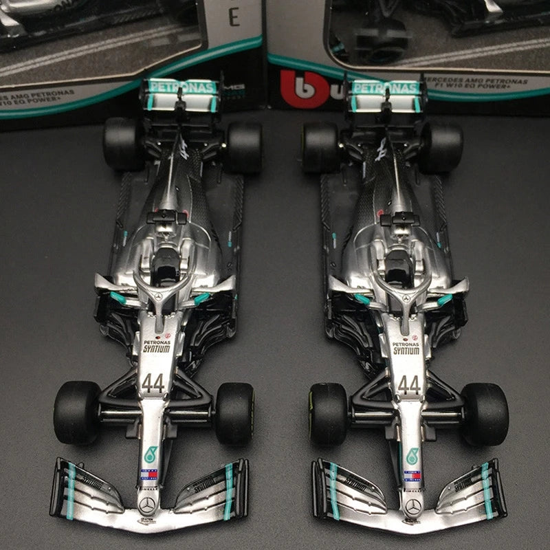 Standard 1:43 2019 F1 Mercedes Lewis Hamilton Collector's Piece - Miniature Motorworld