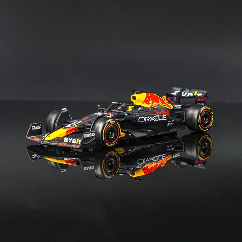 Standard 1:43 2022 F1 Red Bull Sergio Pérez Collector's Piece - Miniature Motorworld