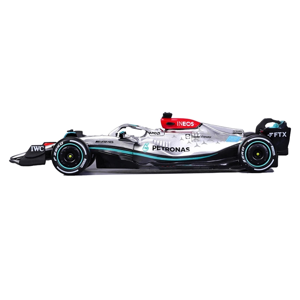 Standard 1:43 2022 F1 Mercedes George Russell Collector's Piece - Miniature Motorworld